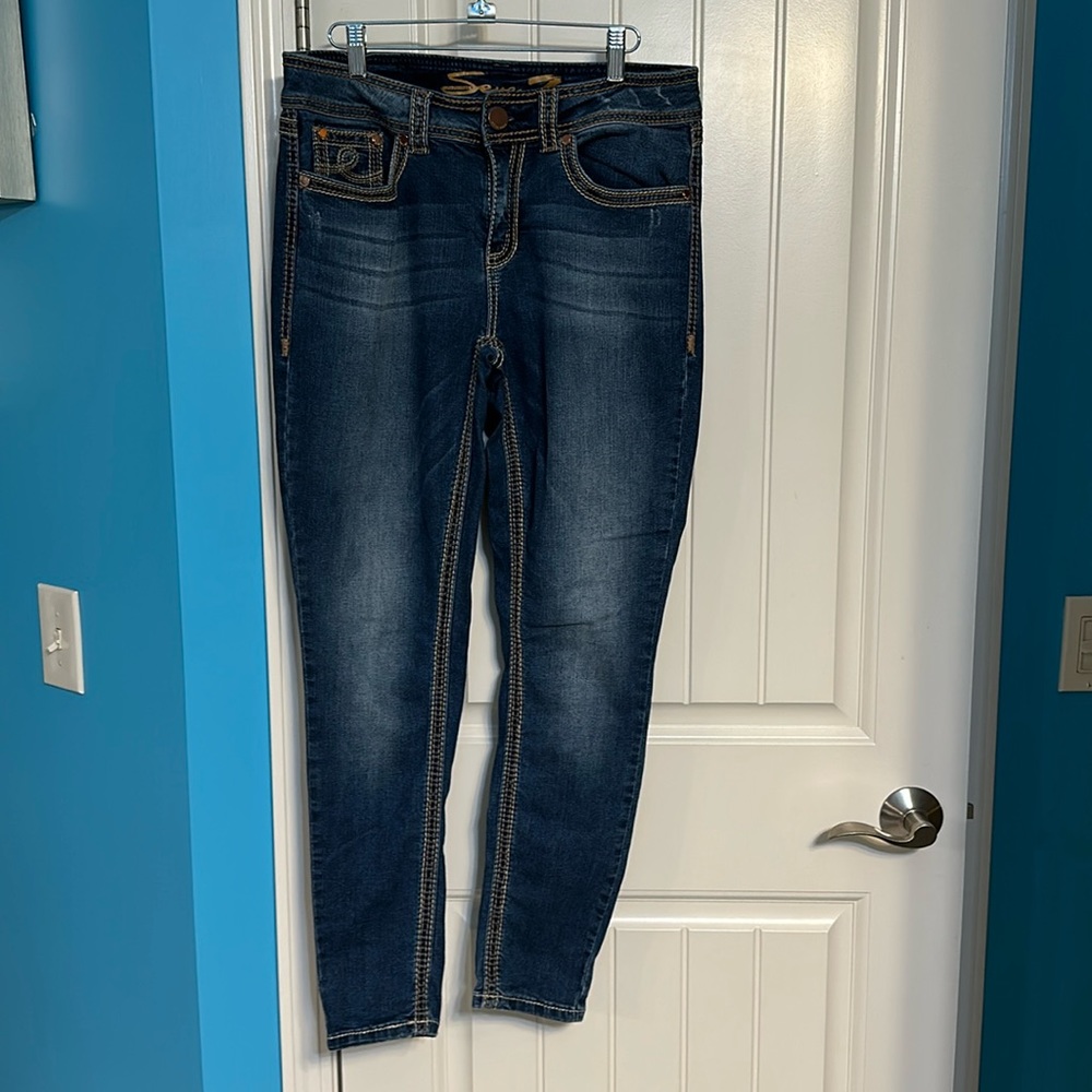 Size 10 Seven skinny jeans.  EUC!!